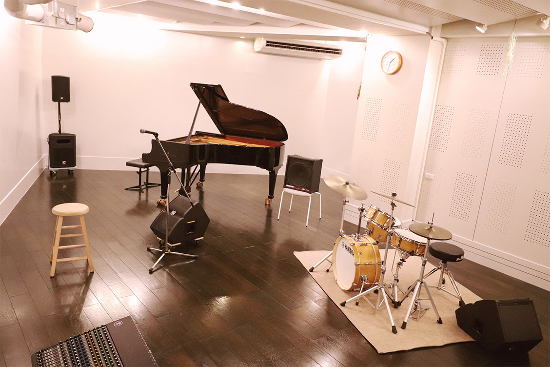 Musical Dog Studio in Tokyo Poadcast Recording with Sofa, Discussion Style